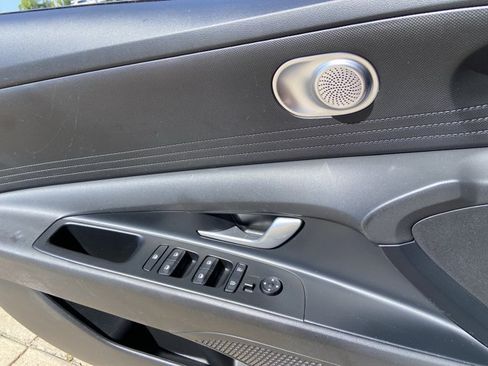 Used 2024 Hyundai Elantra SEL FWD image 45