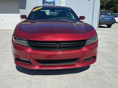 Used 2017 Dodge Charger SXT w/ AWD Plus Group image 2