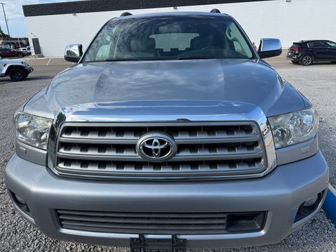 Used 2011 Toyota Sequoia Platinum AWD/4WD image 4