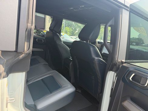 Used 2022 Ford Bronco Outer Banks AWD/4WD image 16
