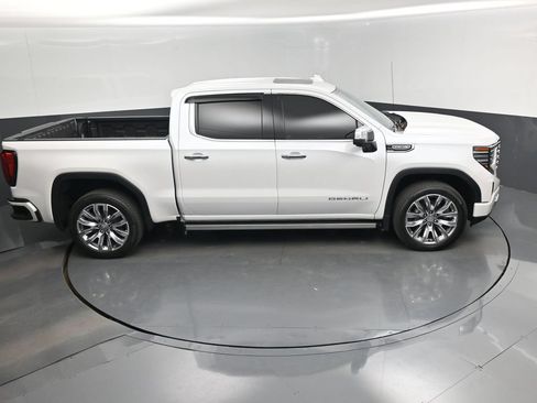 Used 2024 GMC Sierra 1500 Denali w/ Denali Reserve Package AWD/4WD image 13