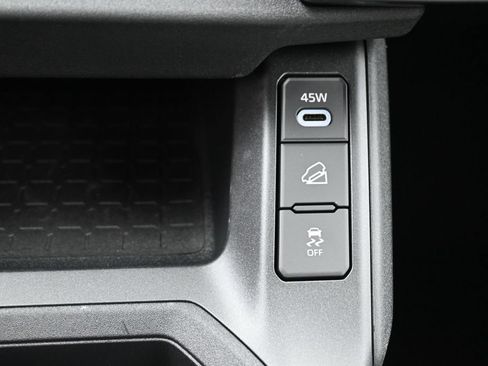 Used 2026 Toyota RAV4 Limited AWD/4WD image 27