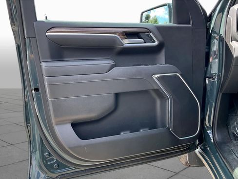 Used 2025 Chevrolet Silverado 1500 LT AWD/4WD image 22
