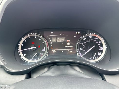 Used 2022 Toyota Highlander XLE image 10