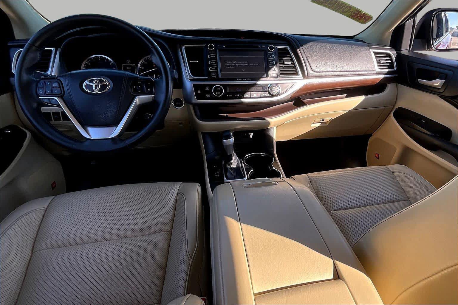 Used 2016 Toyota Highlander Limited FWD image 12