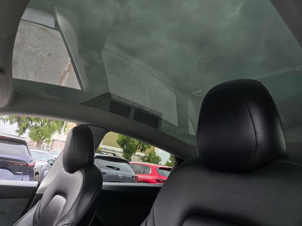 Used 2022 Tesla Model Y Performance AWD/4WD image 17