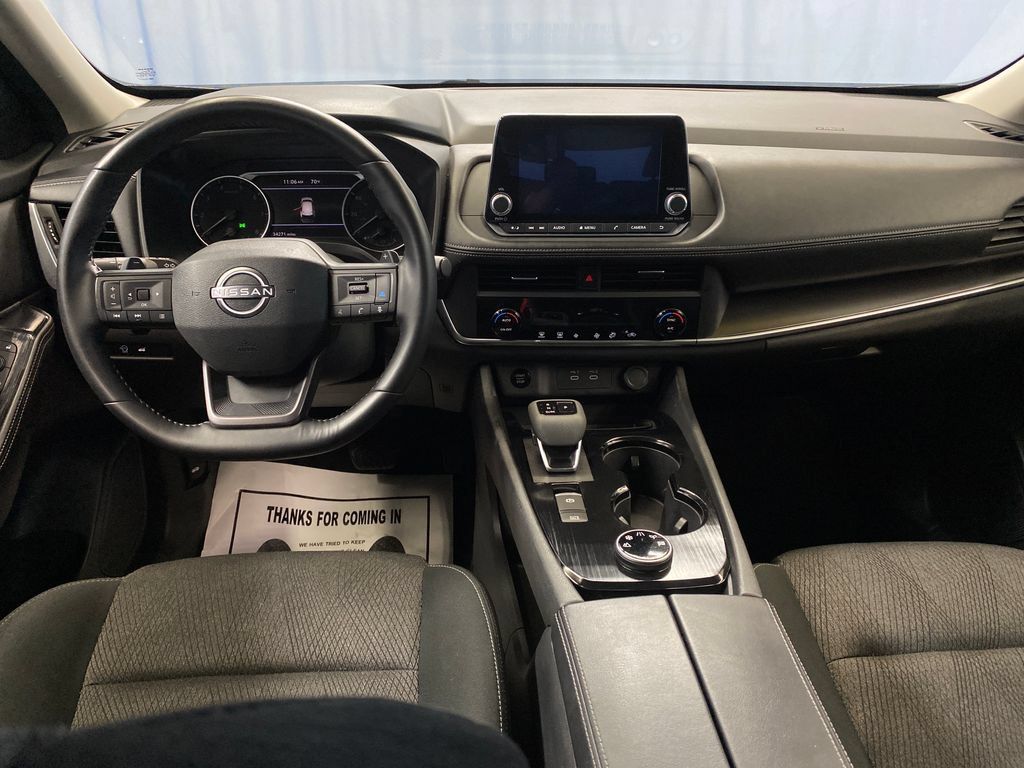 Used 2025 Nissan Rogue SV AWD/4WD image 29