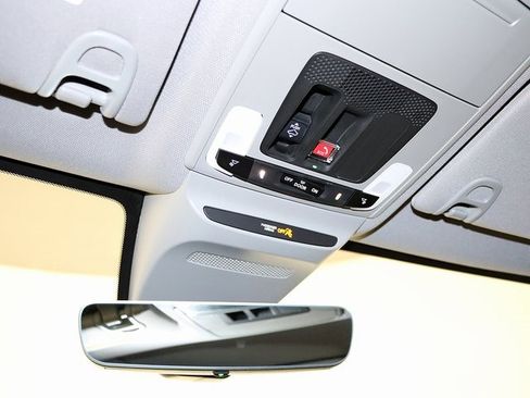 Certified 2025 Acura ADX Base image 22