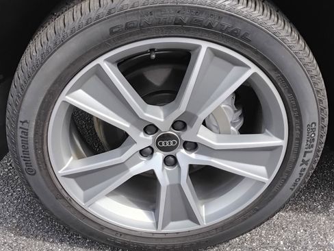 Certified 2025 Audi Q5 2.0T Premium image 11