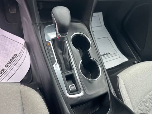 Used 2024 Chevrolet Equinox LS w/ LS Convenience Package image 16