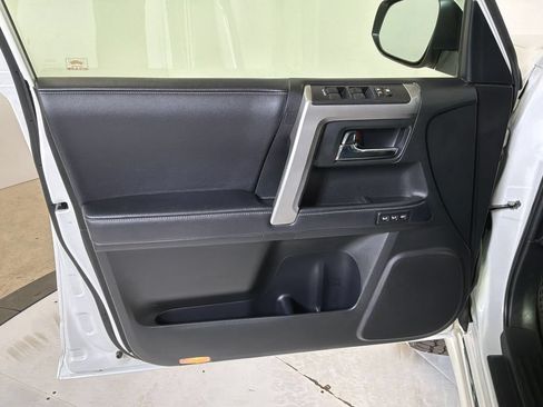 Used 2018 Toyota 4Runner Limited AWD/4WD image 10