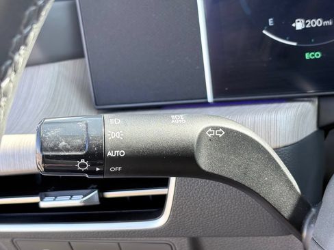 Used 2025 Hyundai Sonata Limited FWD image 14