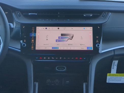 New 2026 Jeep Grand Cherokee Altitude image 16