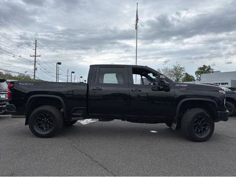 Used 2024 Chevrolet Silverado 2500 ZR2 w/ ZR2 Bison Edition AWD/4WD image 5