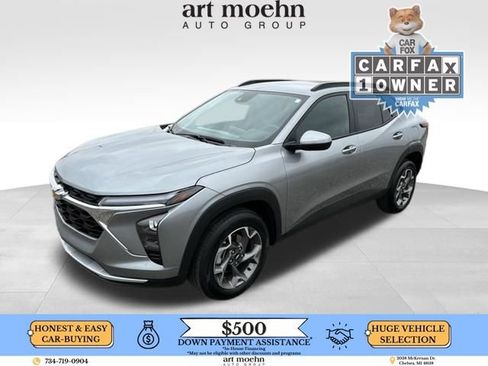 Used 2025 Chevrolet Trax LT image 1