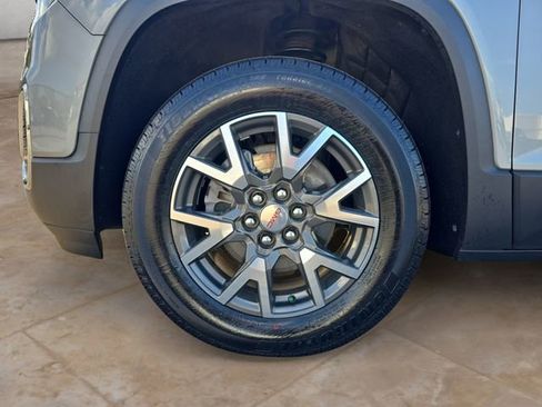 Used 2023 GMC Acadia SLE w/ Driver Convenience Package FWD image 14