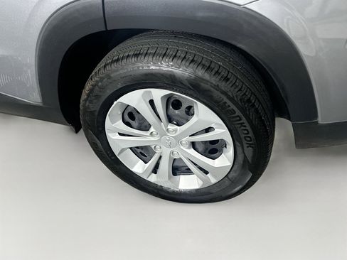 Used 2025 Chevrolet Trax LS image 11