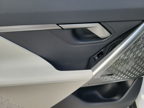 Certified 2026 BMW i5 M60 w/ Premium Package RWD image 12