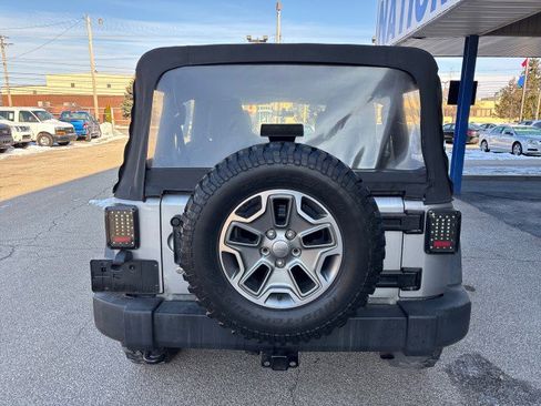Used 2014 Jeep Wrangler Unlimited Sport image 6