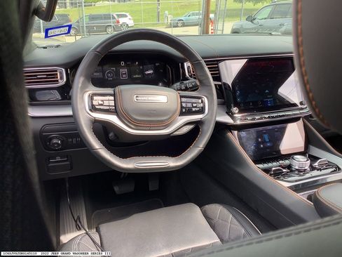 Used 2022 Jeep Grand Wagoneer Series III image 12