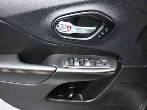 Used 2022 Jeep Cherokee Trailhawk w/ Premium Leather Package image 10