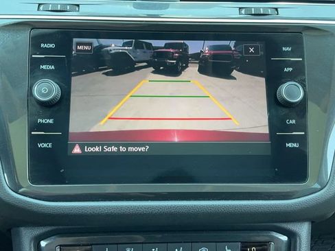 Used 2019 Volkswagen Tiguan SEL FWD image 24