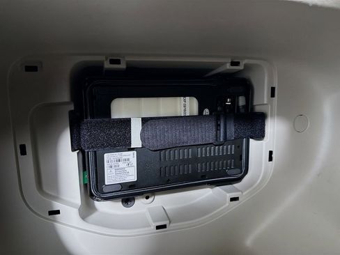 Used 2022 Chrysler Pacifica Touring-L image 34