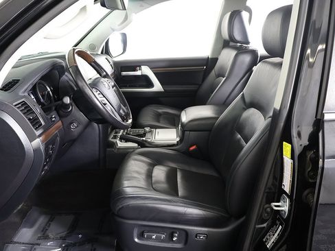 Used 2020 Toyota Land Cruiser image 36