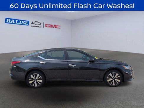 Used 2022 Nissan Altima 2.5 SV w/ SV Premium Package AWD/4WD image 3