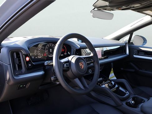 Used 2026 Porsche Cayenne Coupe AWD/4WD image 4
