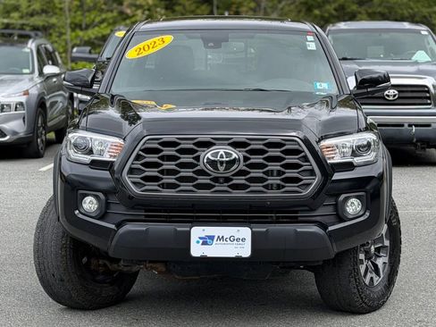 Used 2023 Toyota Tacoma TRD Off-Road w/ TRD Premium Off Road Package AWD/4WD image 2
