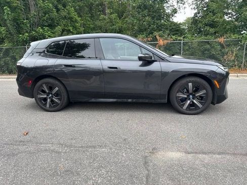 Used 2024 BMW iX xDrive50 w/ Premium Package AWD/4WD image 12