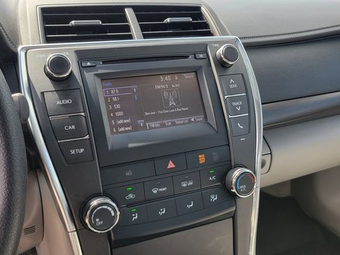 Used 2017 Toyota Camry LE FWD image 24