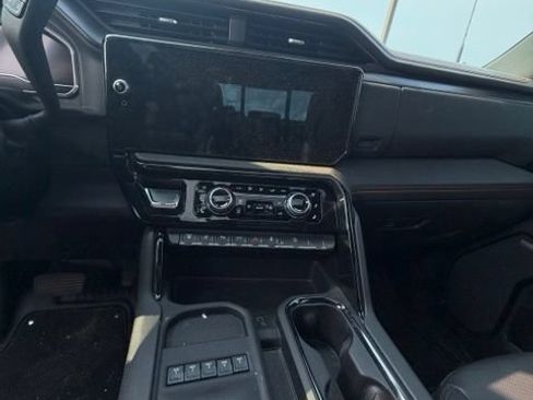 Used 2025 GMC Sierra 3500 AT4 w/ AT4 Premium Plus Package AWD/4WD image 7