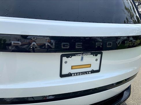 New 2025 Land Rover Range Rover SE image 15
