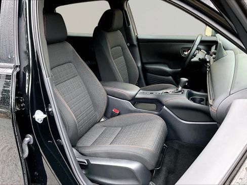 Used 2025 Honda HR-V Sport image 9