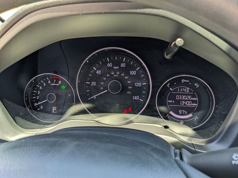 Used 2022 Honda HR-V LX image 40