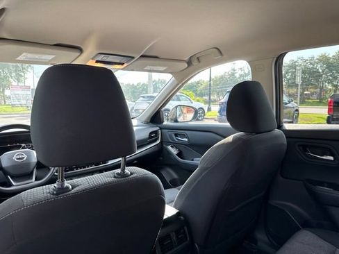 Used 2025 Nissan Rogue SV AWD/4WD image 19