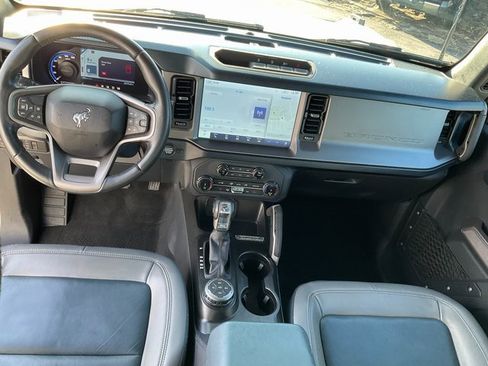 Used 2022 Ford Bronco Outer Banks image 4