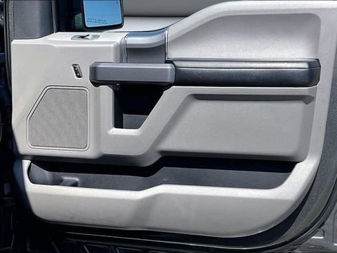 Used 2016 Ford F150 XLT w/ Equipment Group 302A Luxury image 27