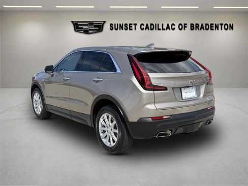 Certified 2023 Cadillac XT4 Luxury w/ Driver Awareness Package FWD image 5