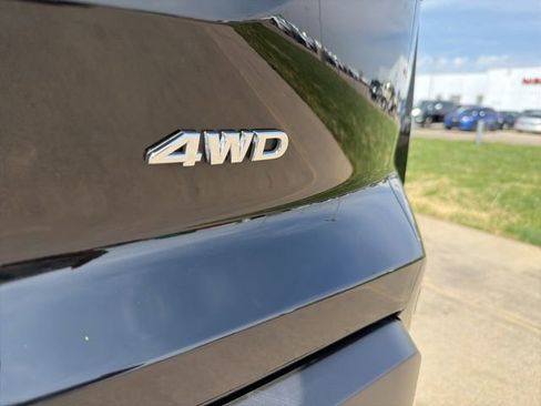 Used 2025 Nissan Pathfinder S AWD/4WD image 11