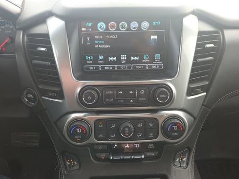 Used 2018 Chevrolet Suburban LT image 31