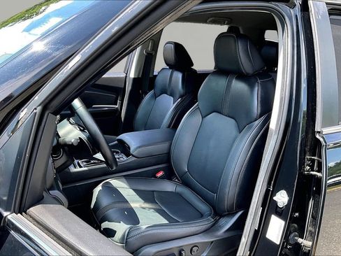 Used 2025 Honda Pilot EX-L image 17
