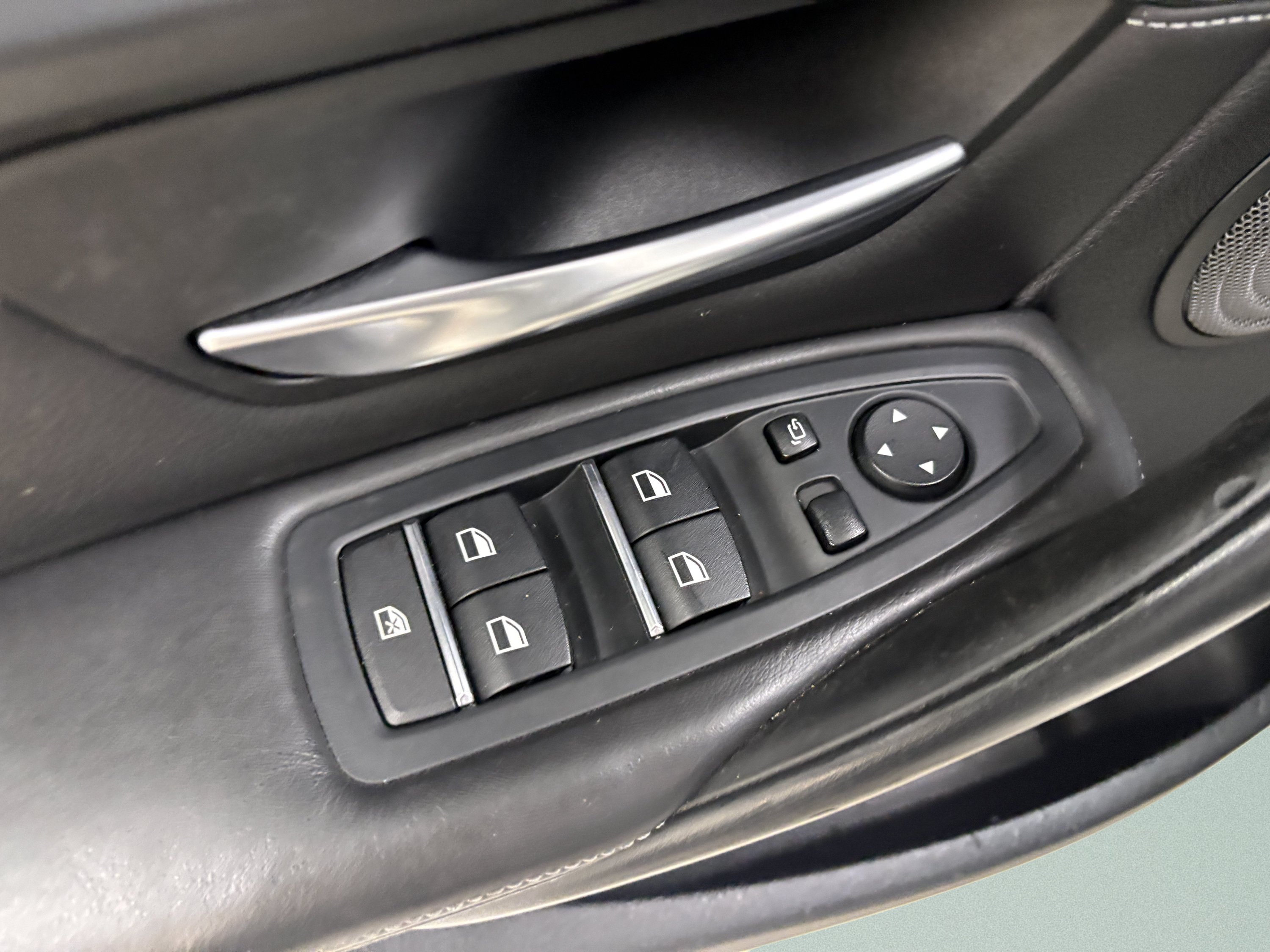 Used 2017 BMW M3 RWD image 30