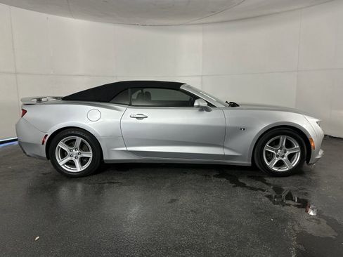 Used 2018 Chevrolet Camaro LT image 13