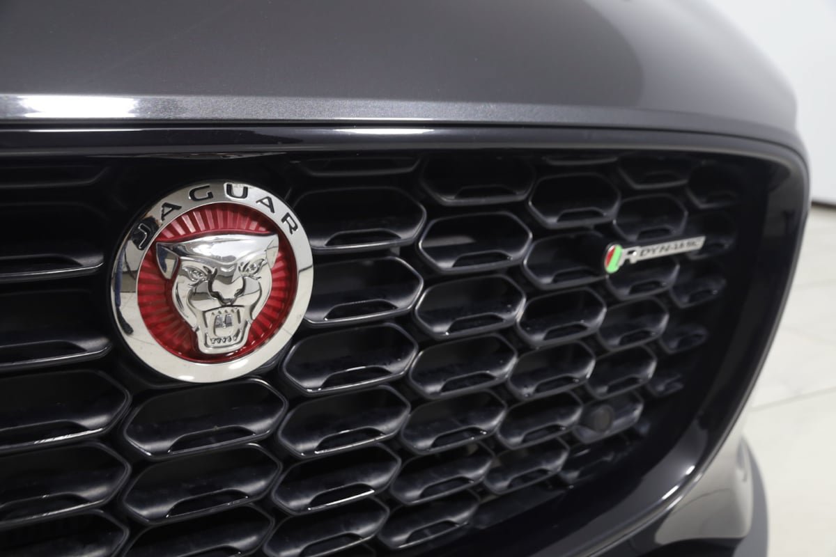 Used 2021 Jaguar F-TYPE R-Dynamic AWD/4WD image 17