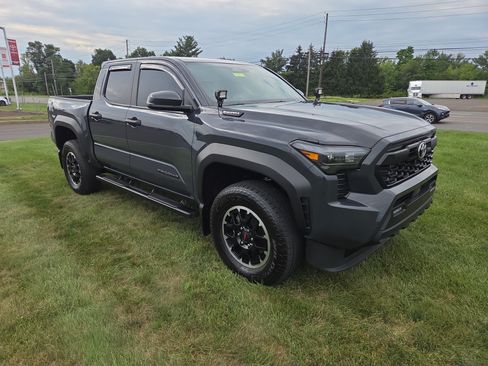 Certified 2025 Toyota Tacoma TRD Off-Road w/ TRD Off Road Upgrade Package AWD/4WD image 1