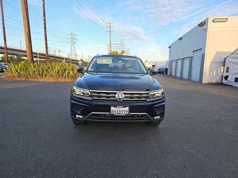 Used 2018 Volkswagen Tiguan SEL Premium image 2