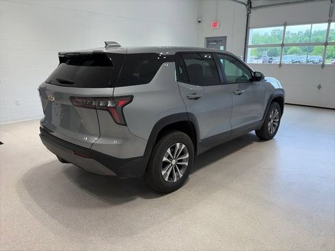 New 2026 Chevrolet Equinox LT w/ Convenience Package II FWD image 6